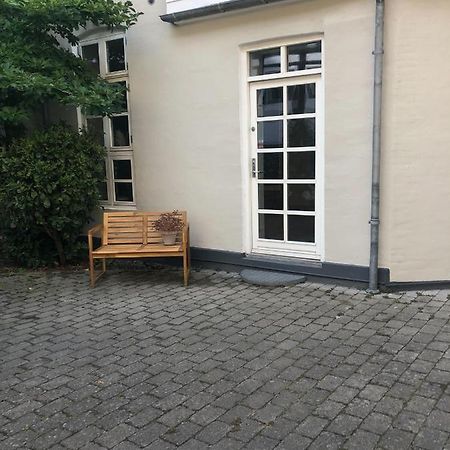 Nyrenoveret Charmerende Lejlighed I Odense C! Lägenhet Exteriör bild