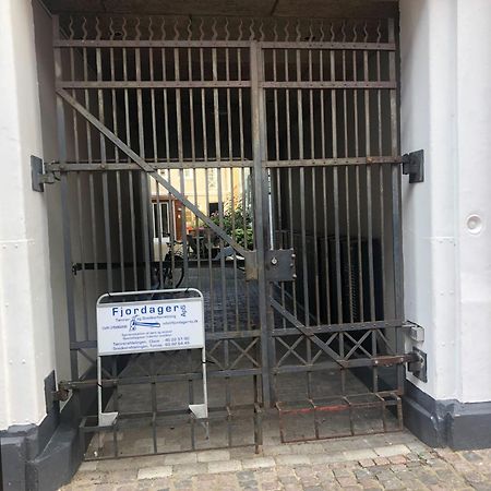 Nyrenoveret Charmerende Lejlighed I Odense C! Lägenhet Exteriör bild