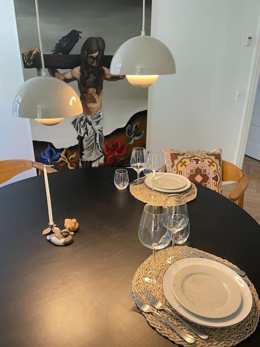 Nyrenoveret Charmerende Lejlighed I Odense C! Lägenhet Exteriör bild