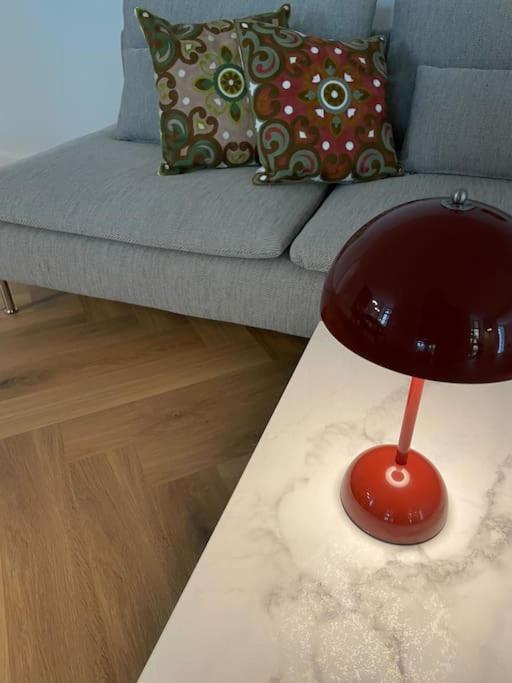Nyrenoveret Charmerende Lejlighed I Odense C! Lägenhet Exteriör bild