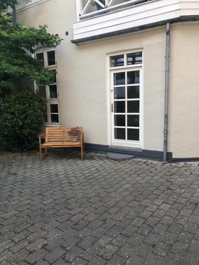 Nyrenoveret Charmerende Lejlighed I Odense C! Lägenhet Exteriör bild